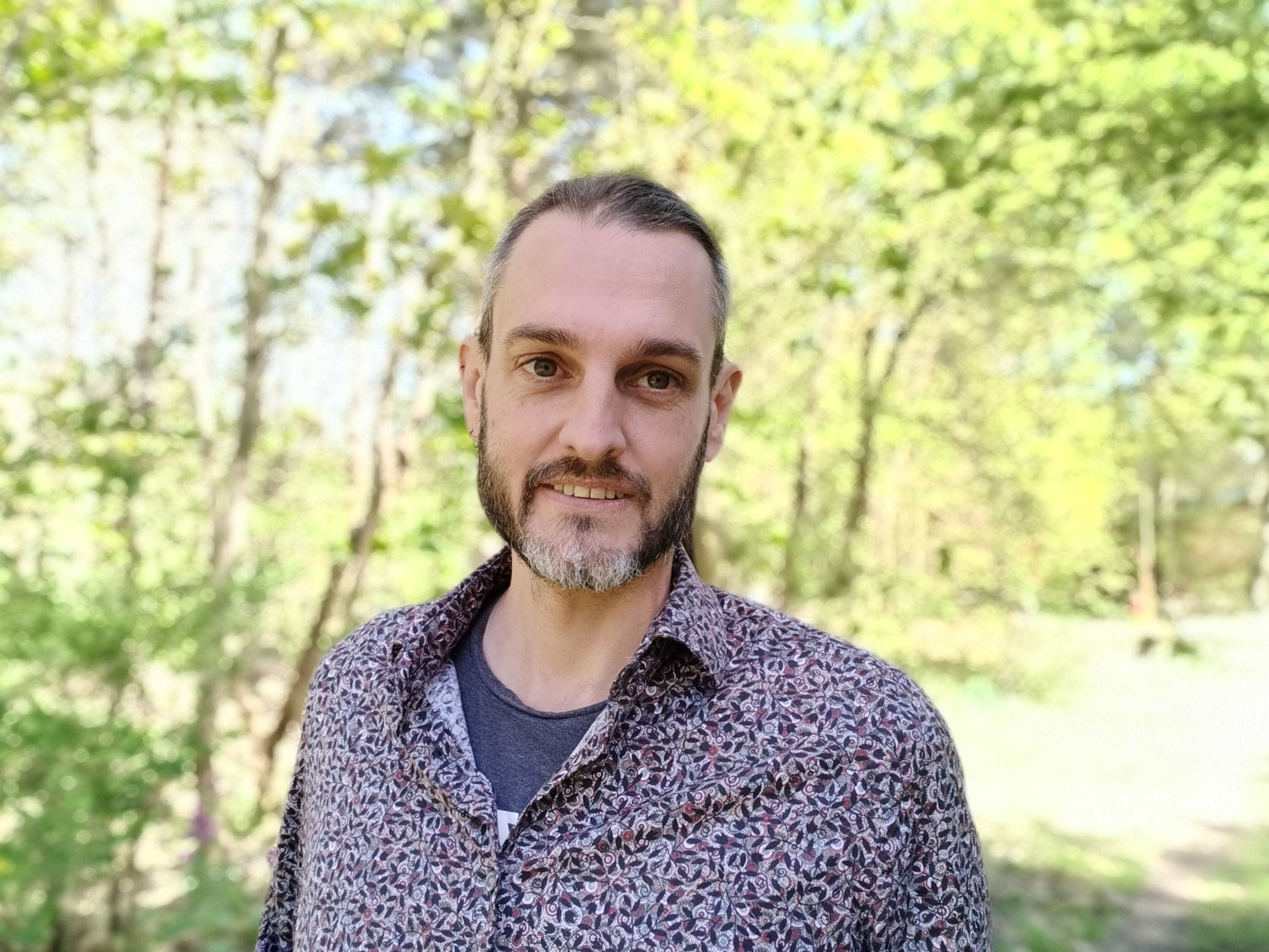 Eivind, Coach und Körperarbeiter, Porträt in der Natur